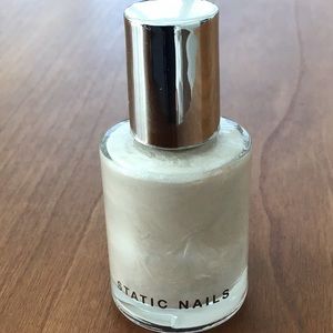 Static Nails Champagne